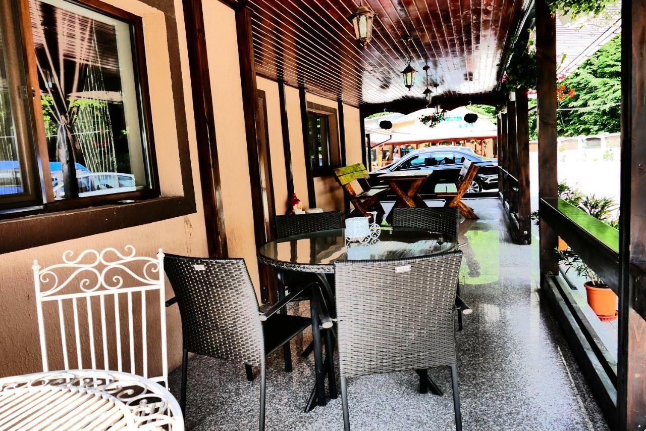Pensiunea Roua Florilor Anina Exterior foto