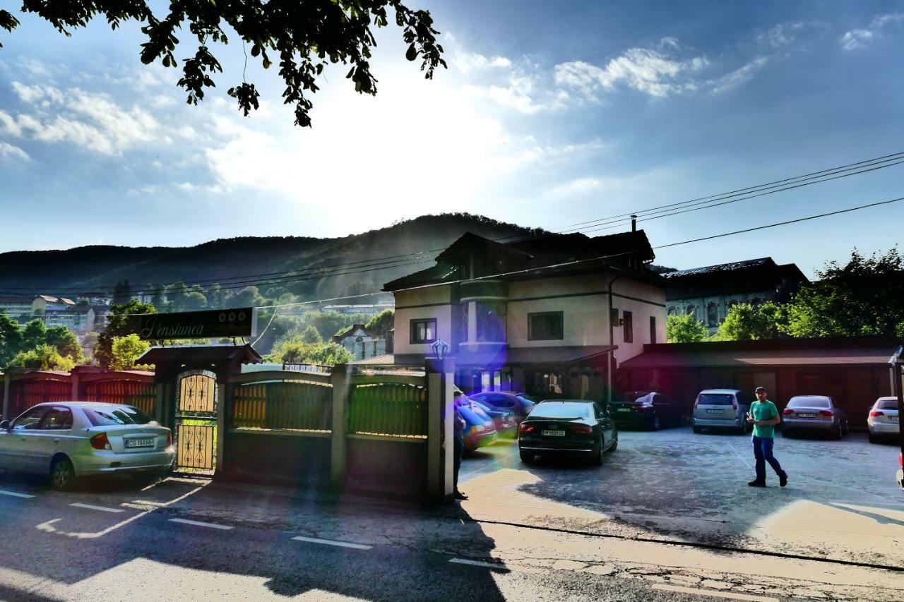 Pensiunea Roua Florilor Anina Exterior foto