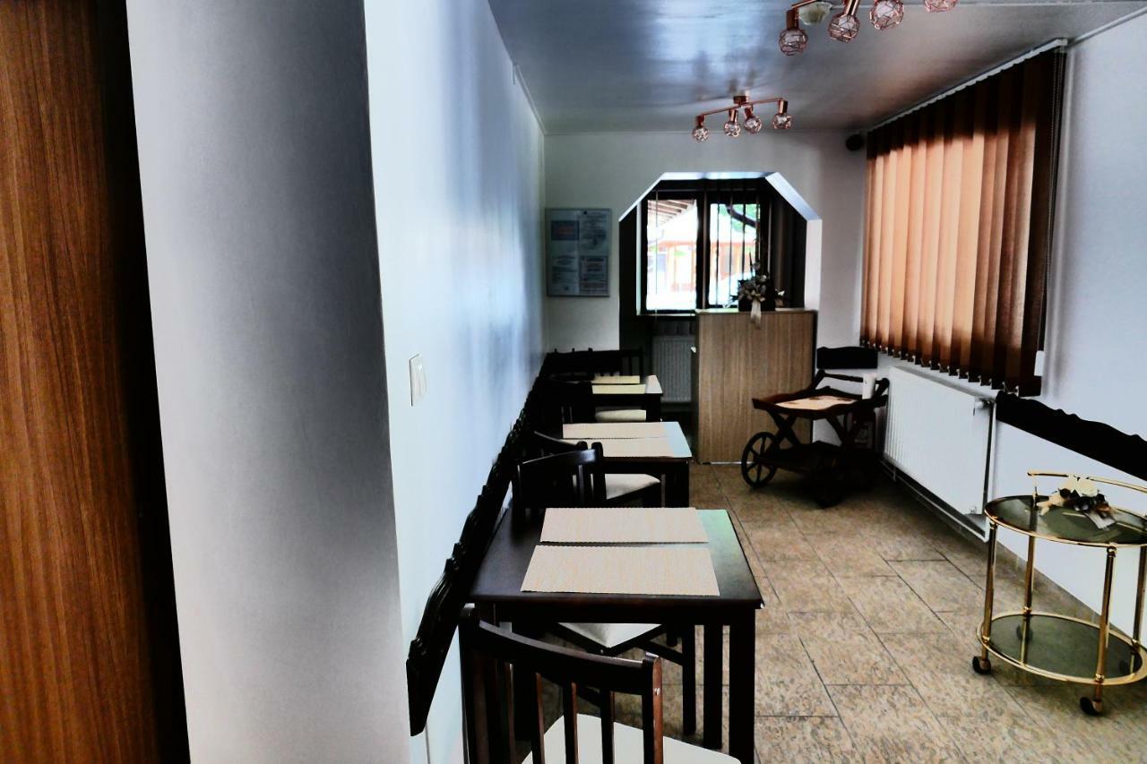 Pensiunea Roua Florilor Anina Exterior foto
