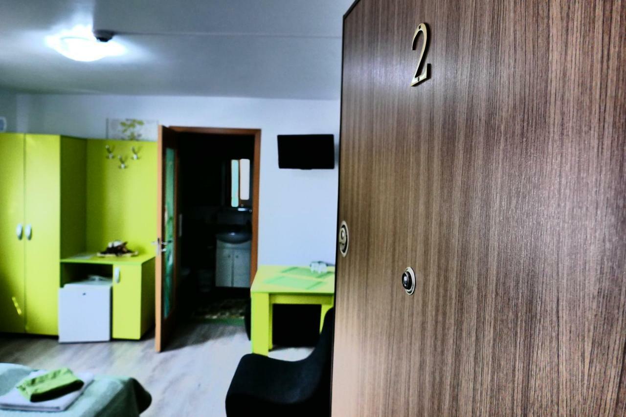Pensiunea Roua Florilor Anina Exterior foto