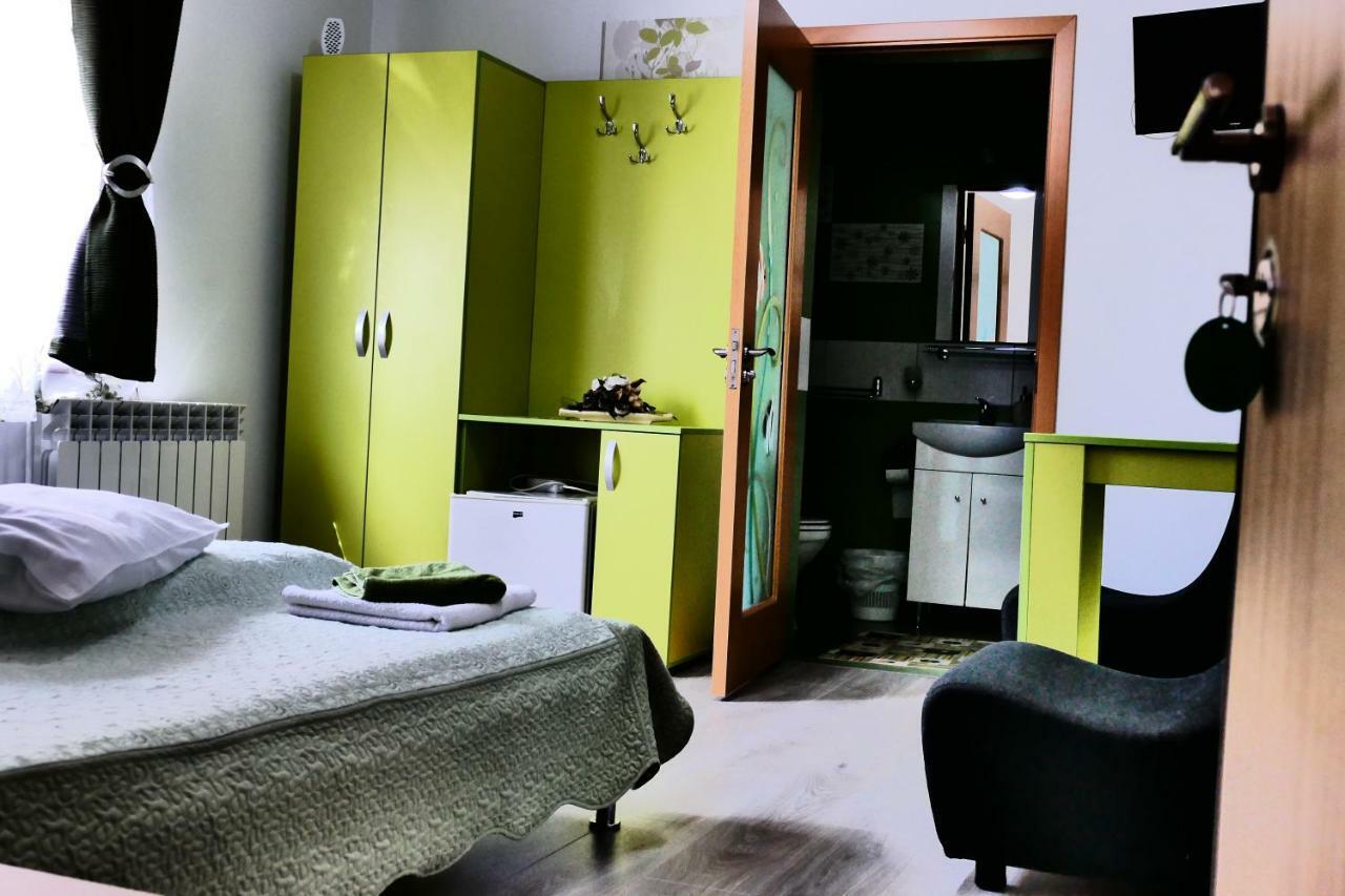 Pensiunea Roua Florilor Anina Exterior foto